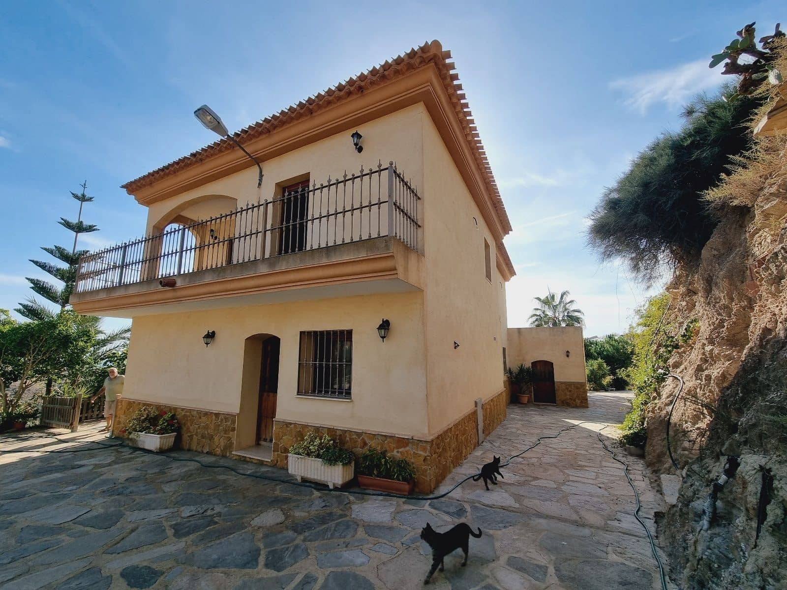 6 bedroom Villa for sale in Bedar with pool garage - € 506,000 (Ref: 9714258)