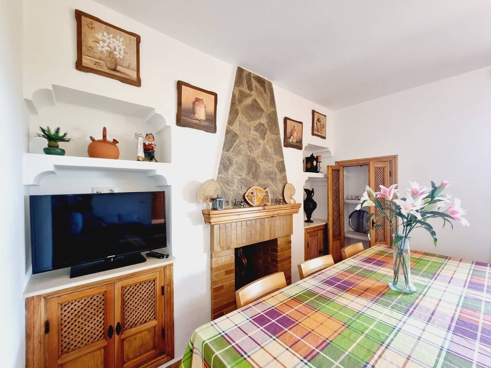 6 bedroom Villa for sale in Bedar with pool garage - € 506,000 (Ref: 9714258)