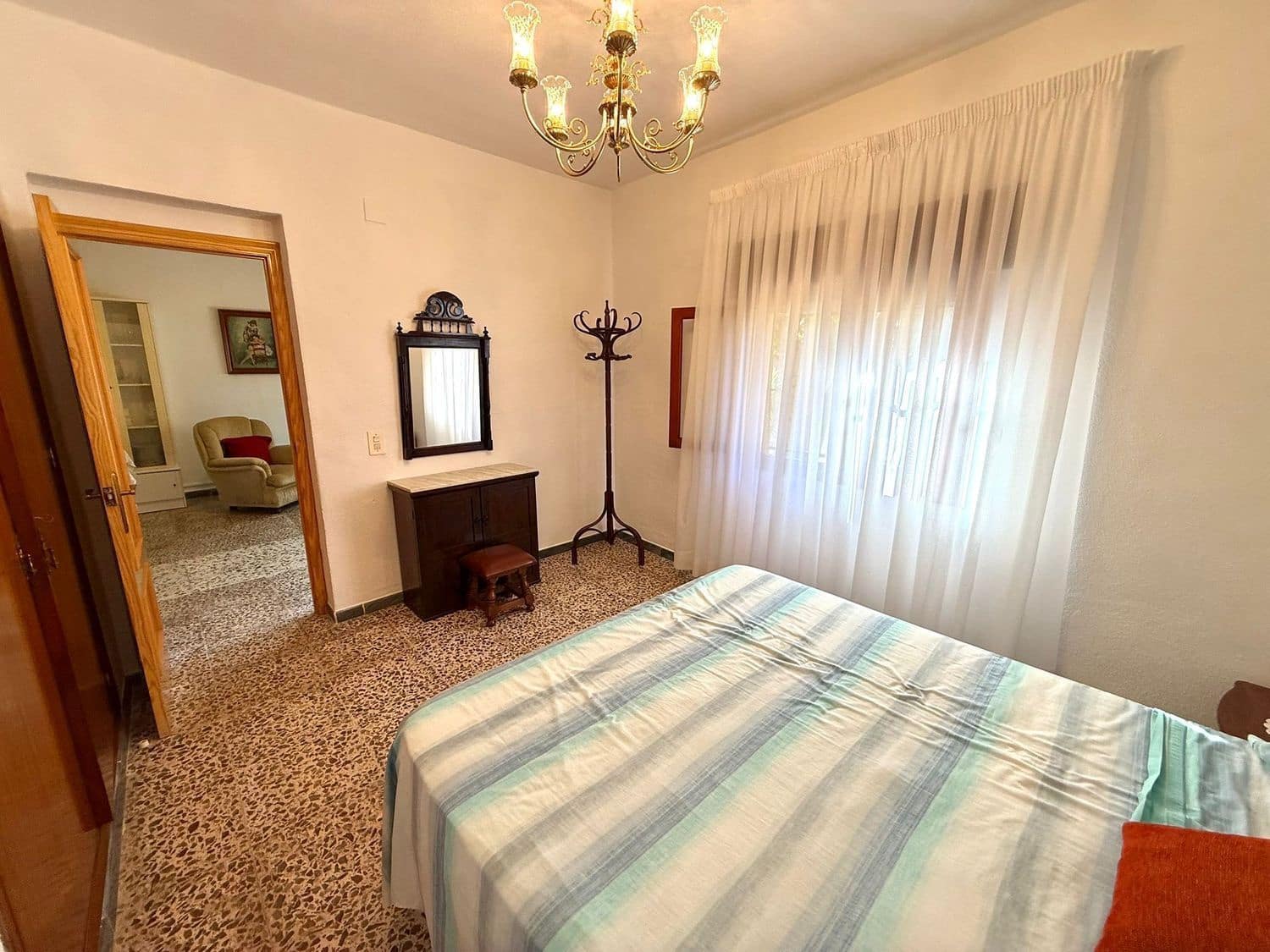 8 bedroom Townhouse for sale in San Juan de los Terreros with garage - € 250,000 (Ref: 9716783)