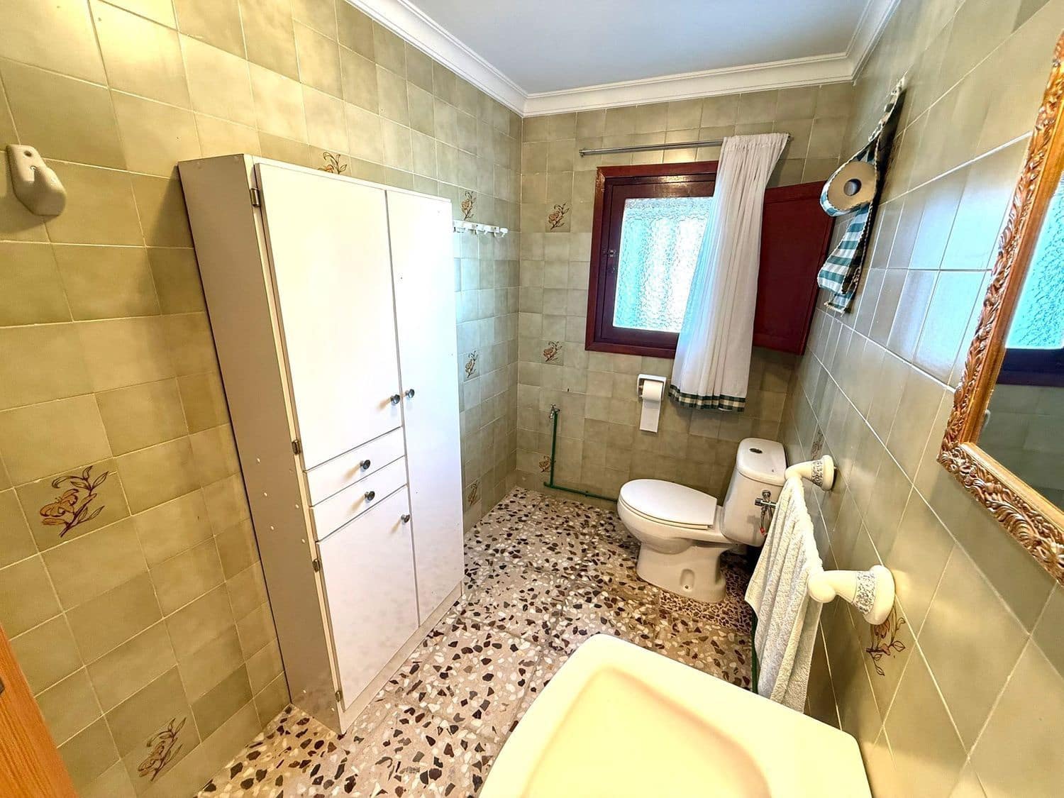 8 bedroom Townhouse for sale in San Juan de los Terreros with garage - € 250,000 (Ref: 9716783)