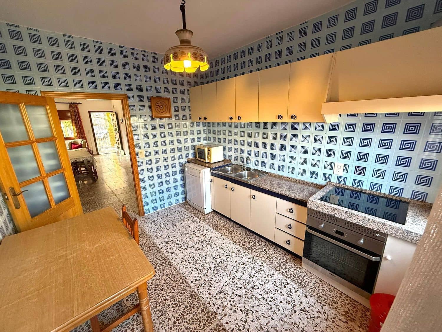 8 bedroom Townhouse for sale in San Juan de los Terreros with garage - € 250,000 (Ref: 9716783)