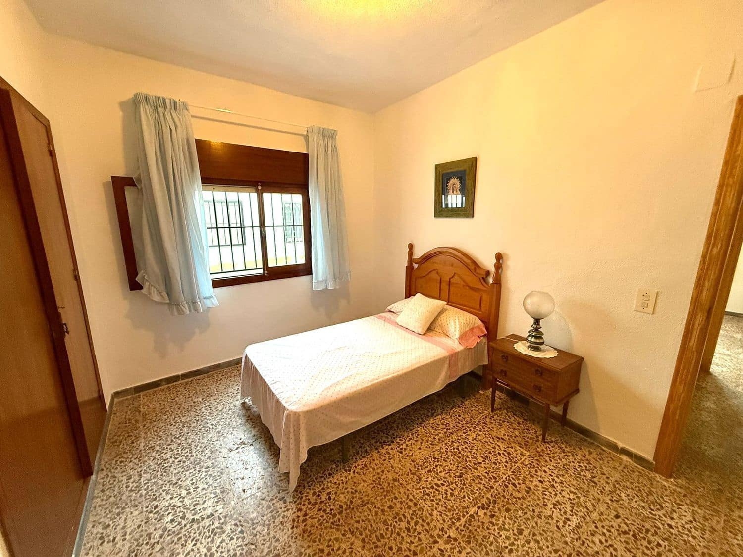 8 bedroom Townhouse for sale in San Juan de los Terreros with garage - € 250,000 (Ref: 9716783)