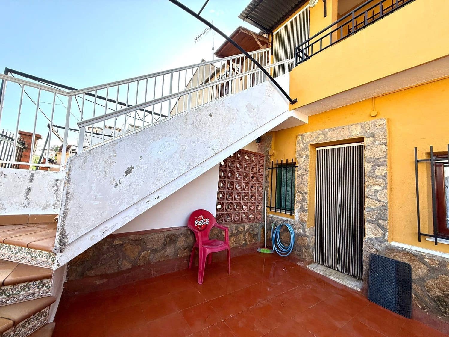8 bedroom Townhouse for sale in San Juan de los Terreros with garage - € 250,000 (Ref: 9716783)