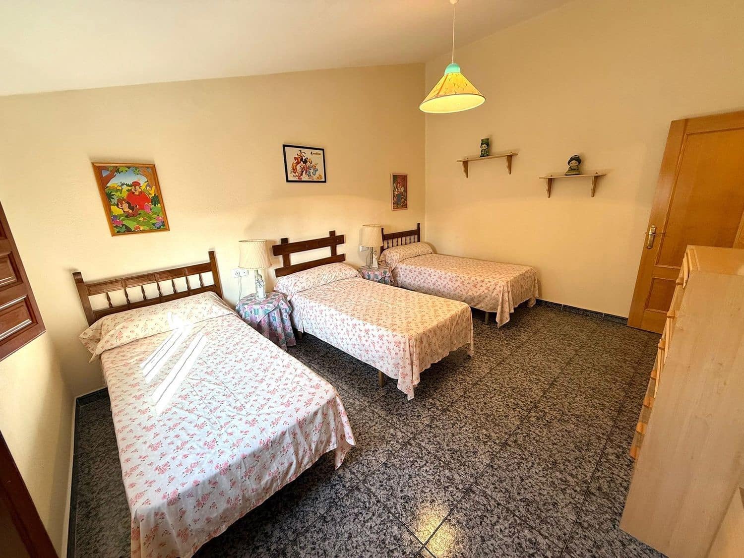 8 bedroom Townhouse for sale in San Juan de los Terreros with garage - € 250,000 (Ref: 9716783)