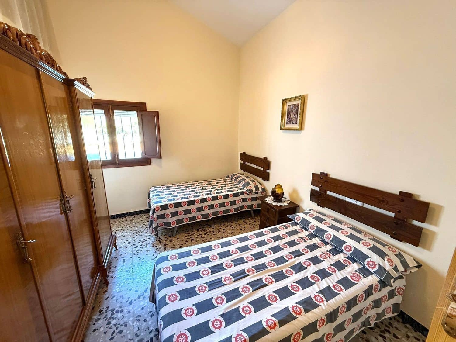 8 bedroom Townhouse for sale in San Juan de los Terreros with garage - € 250,000 (Ref: 9716783)