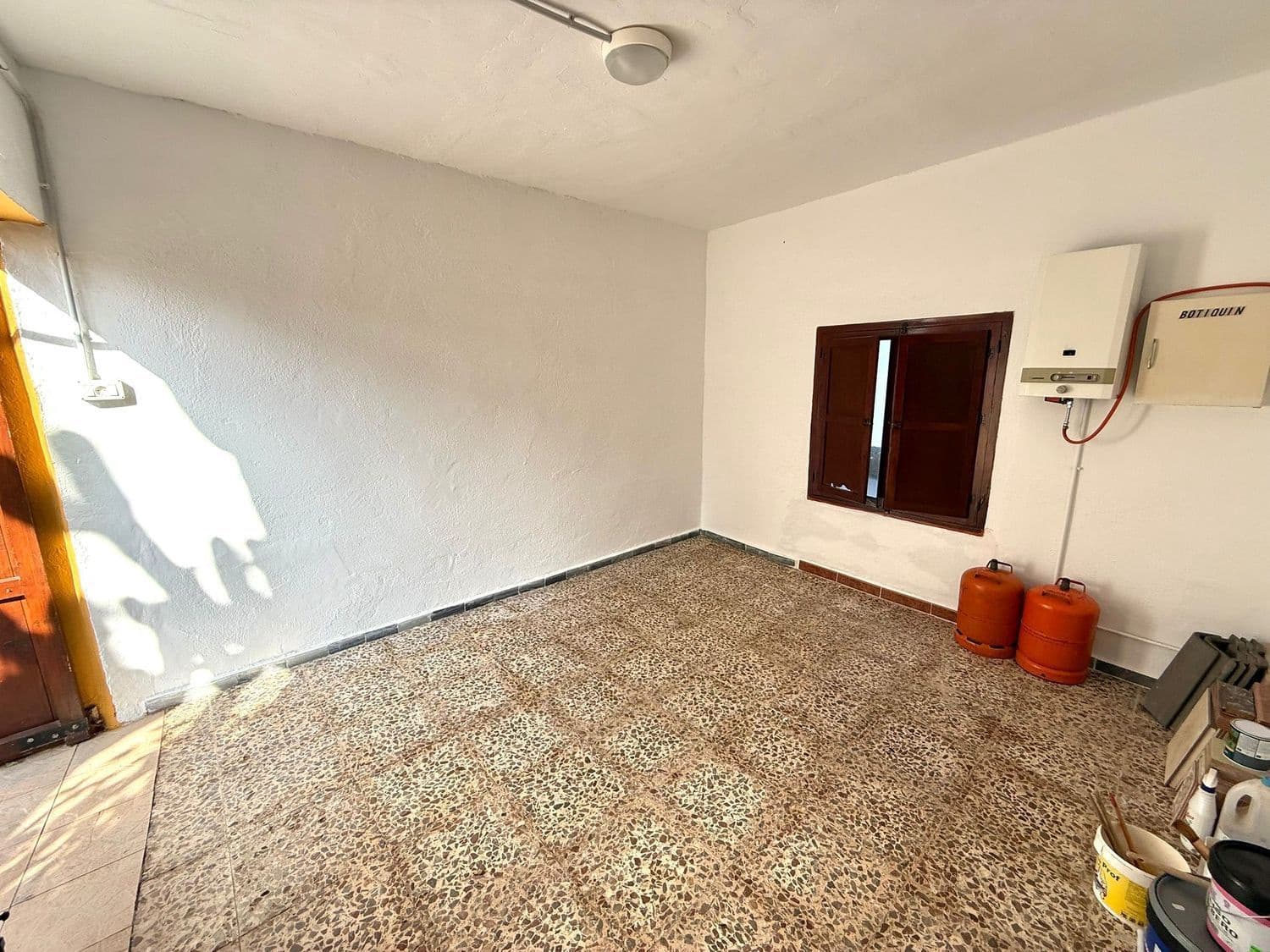 8 bedroom Townhouse for sale in San Juan de los Terreros with garage - € 250,000 (Ref: 9716783)