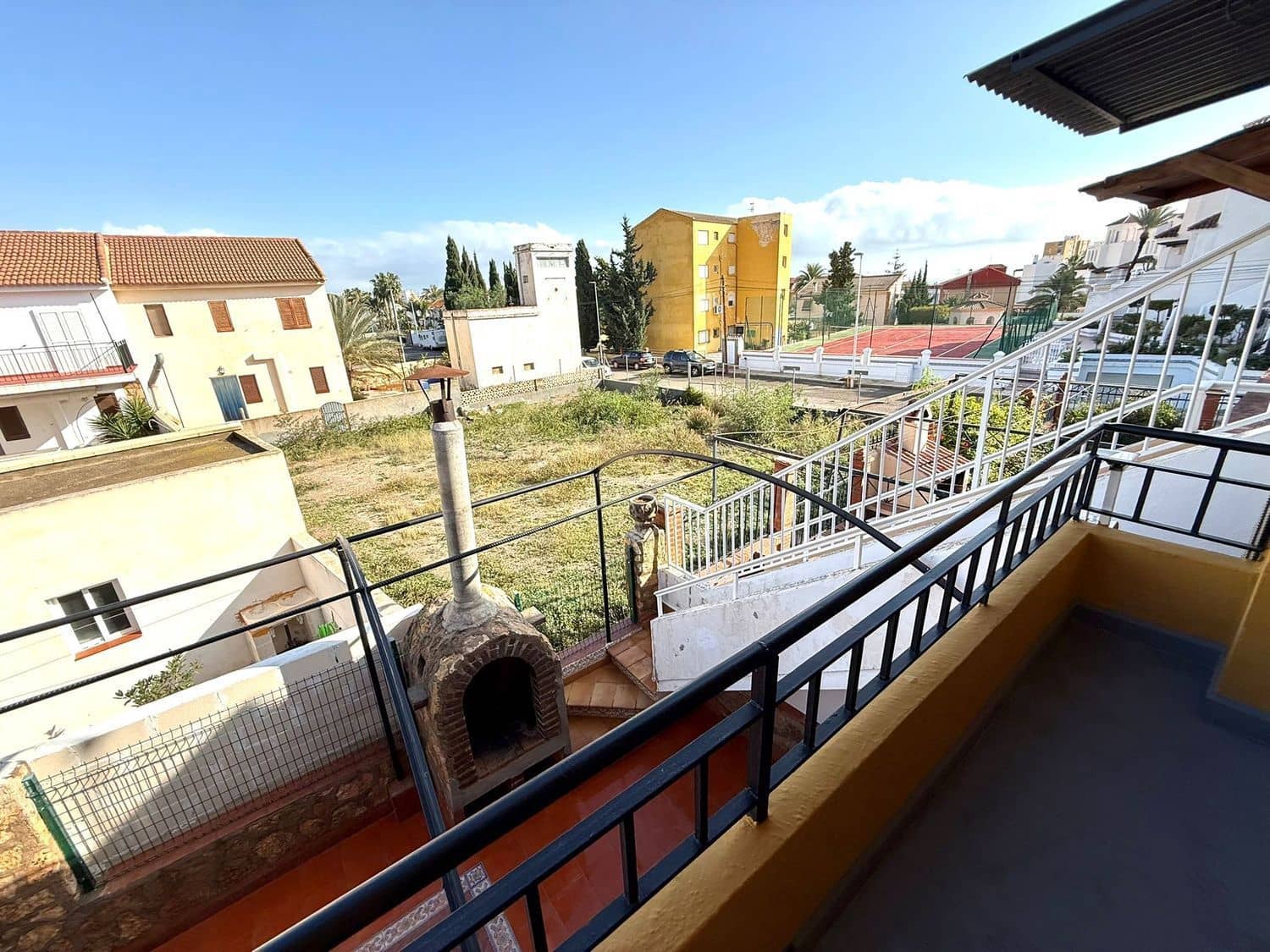 8 bedroom Townhouse for sale in San Juan de los Terreros with garage - € 250,000 (Ref: 9716783)