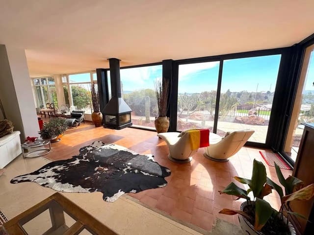 5 sypialnia Willa na sprzedaż w Vera Ciudad, Vera z basenem garażem - 685 000 € (Ref: 9793680)