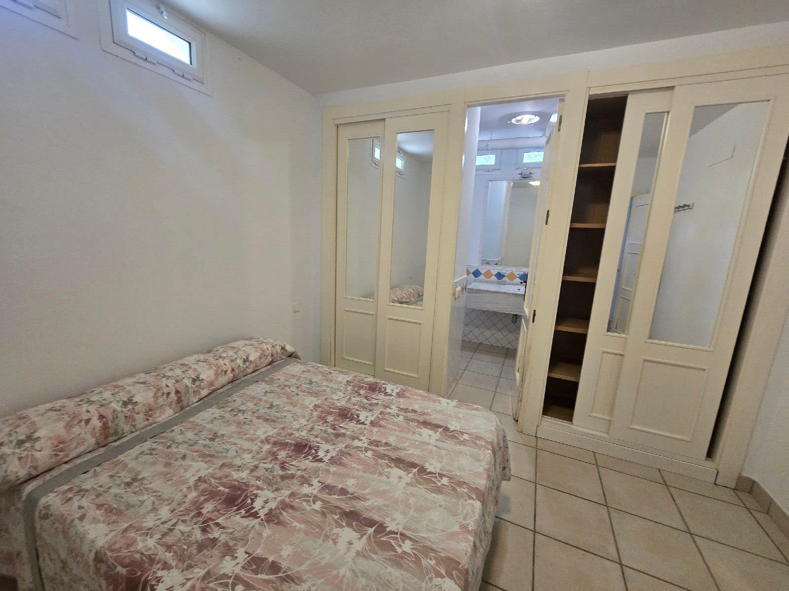 5 makuuhuone Huvila myytävänä paikassa Vera mukana uima-altaan 
autotalli - 1 100 000 € (Ref: 9795723)