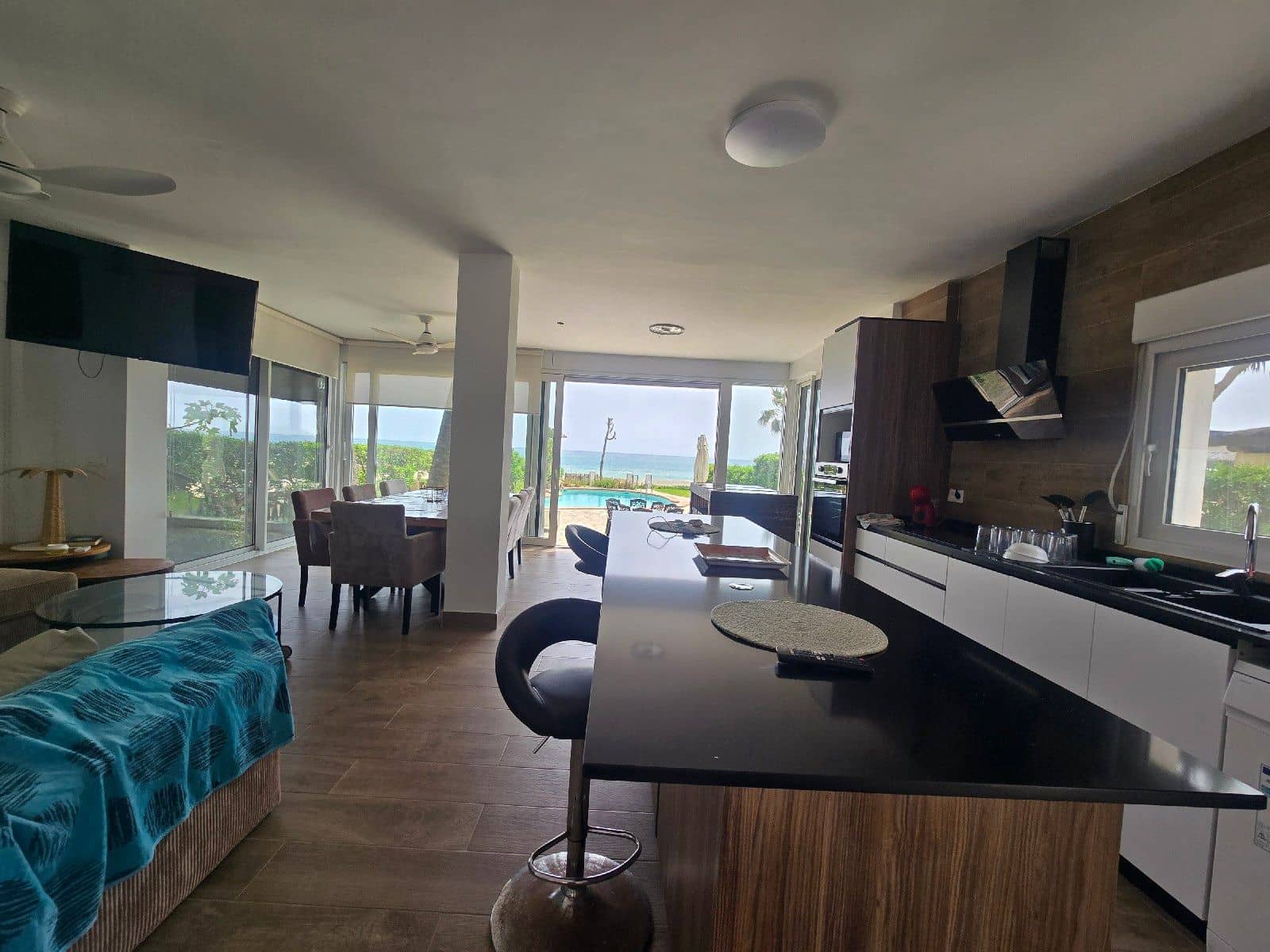 5 makuuhuone Huvila myytävänä paikassa Vera mukana uima-altaan 
autotalli - 1 100 000 € (Ref: 9795723)