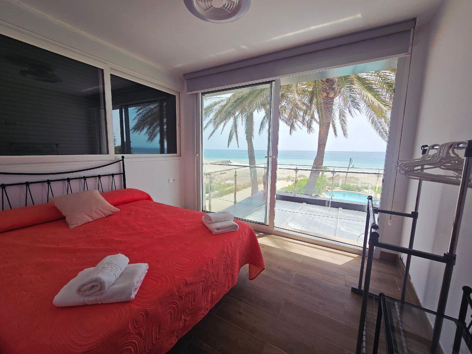 5 makuuhuone Huvila myytävänä paikassa Vera mukana uima-altaan 
autotalli - 1 100 000 € (Ref: 9795723)