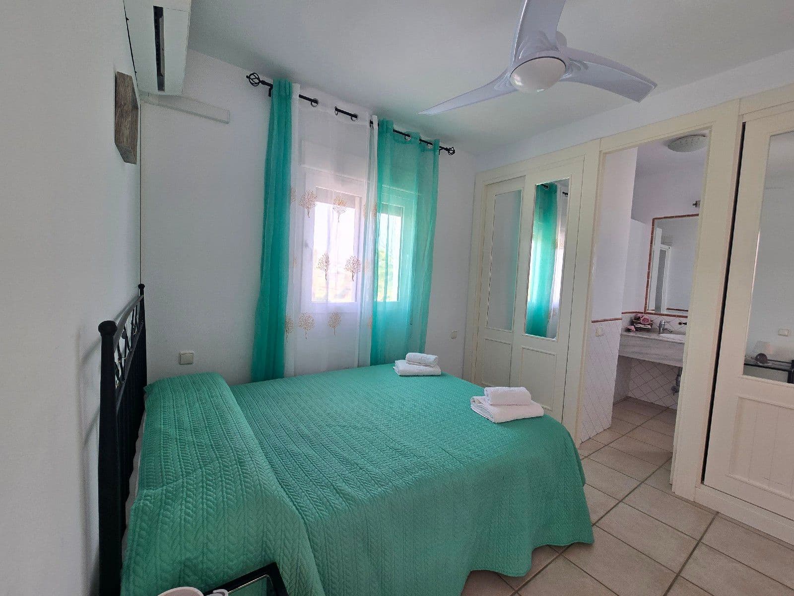 5 makuuhuone Huvila myytävänä paikassa Vera mukana uima-altaan 
autotalli - 1 100 000 € (Ref: 9795723)