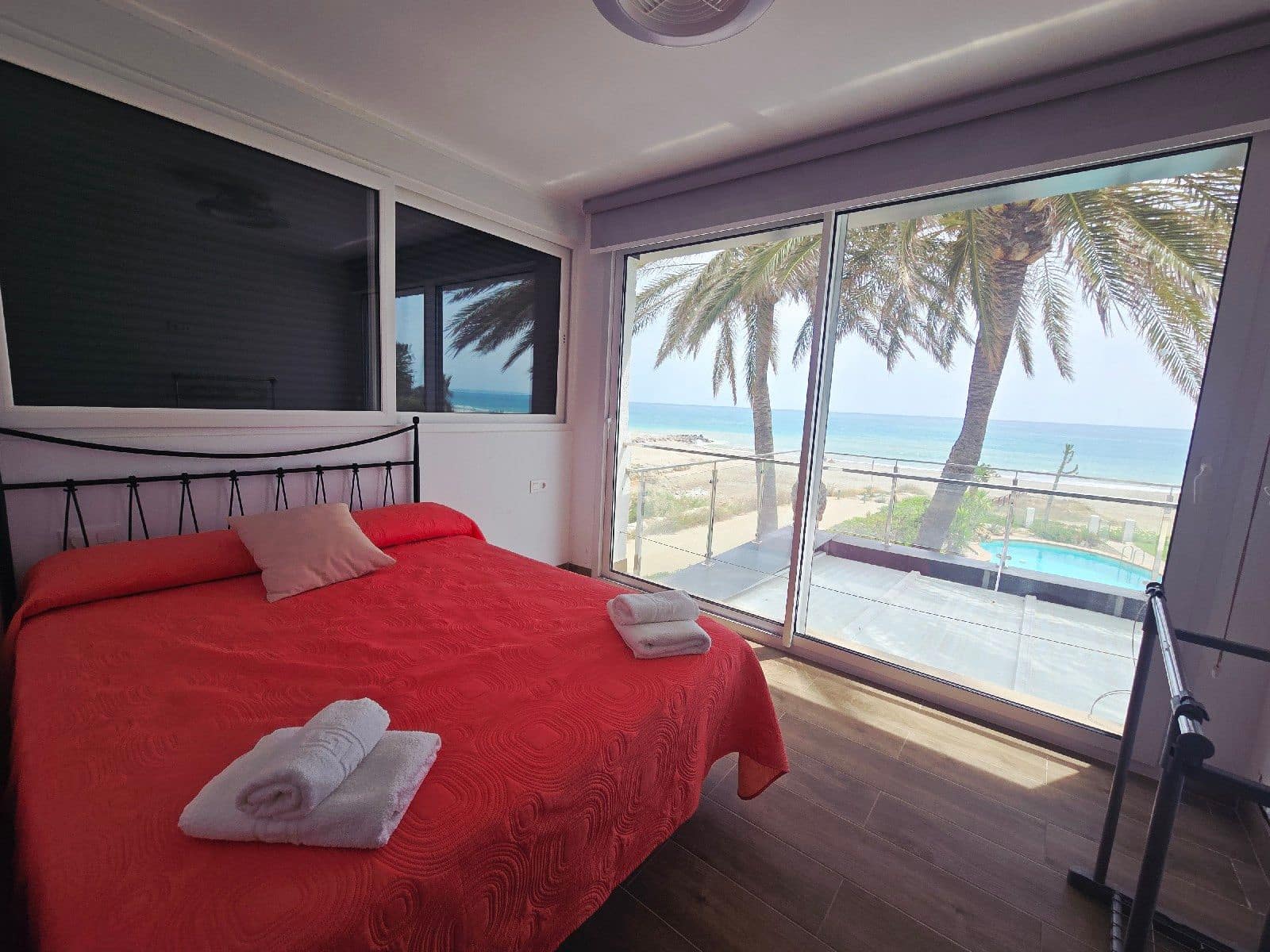 5 makuuhuone Huvila myytävänä paikassa Vera mukana uima-altaan 
autotalli - 1 100 000 € (Ref: 9795723)