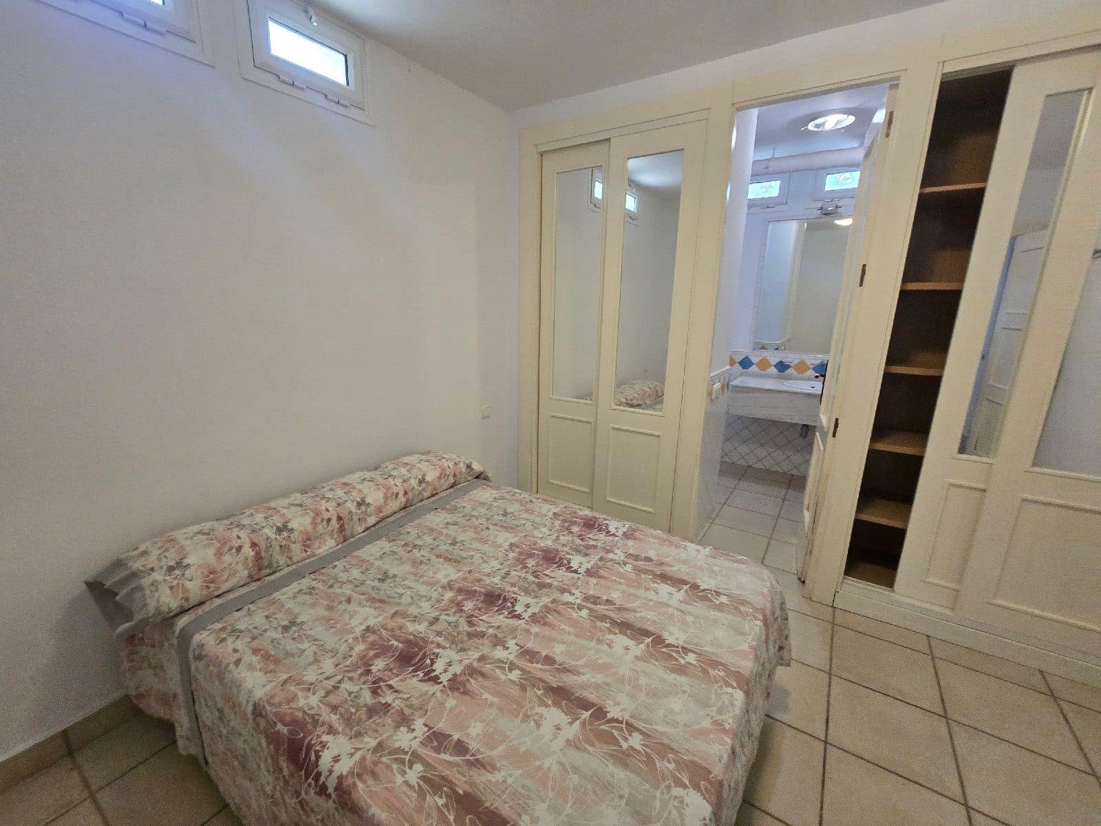 5 makuuhuone Huvila myytävänä paikassa Vera mukana uima-altaan 
autotalli - 1 100 000 € (Ref: 9795723)