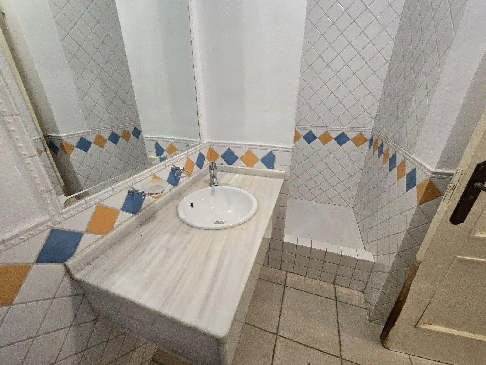 5 makuuhuone Huvila myytävänä paikassa Vera mukana uima-altaan 
autotalli - 1 100 000 € (Ref: 9795723)