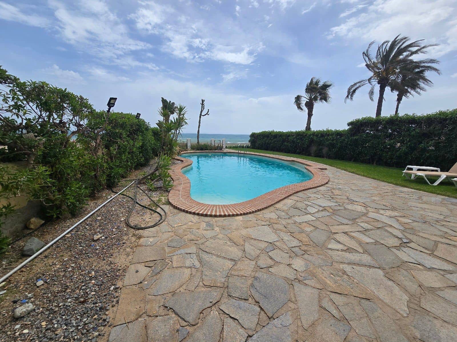 5 makuuhuone Huvila myytävänä paikassa Vera mukana uima-altaan 
autotalli - 1 100 000 € (Ref: 9795723)