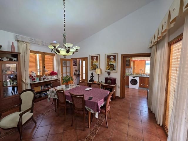 3 soveværelse Villa til salg i Vera Ciudad, Vera med swimmingpool garage - € 465.000 (Ref: 9810931)