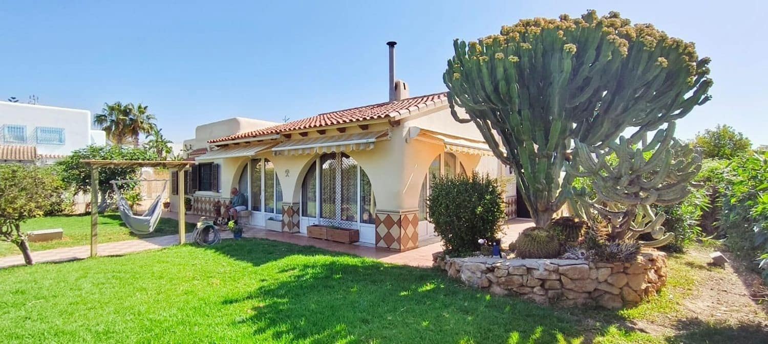 3 bedroom Villa for sale in Vera with pool garage - € 535,000 (Ref: 9816846)
