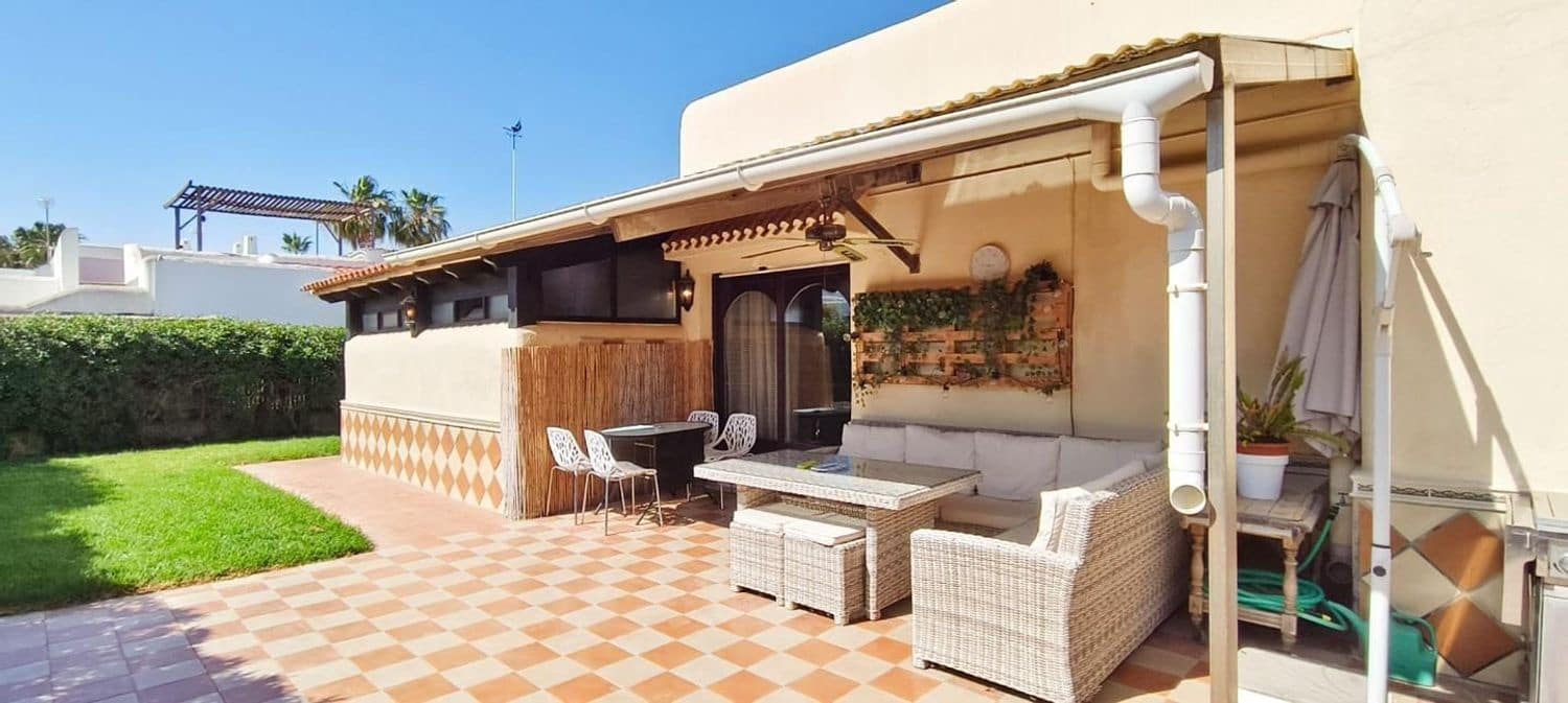 3 bedroom Villa for sale in Vera with pool garage - € 535,000 (Ref: 9816846)