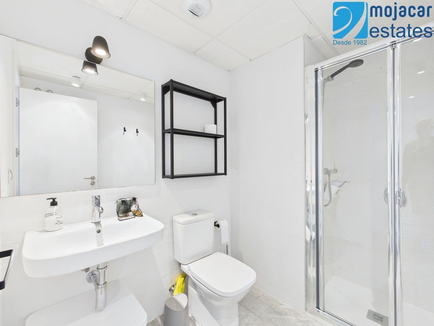 2 bedroom Flat for sale in Mojacar with pool garage - € 299,000 (Ref: 9838452)