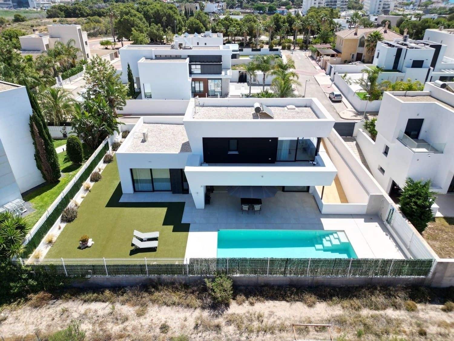 4 sypialnia Willa na sprzedaż w Vera z basenem garażem - 799 000 € (Ref: 9868118)
