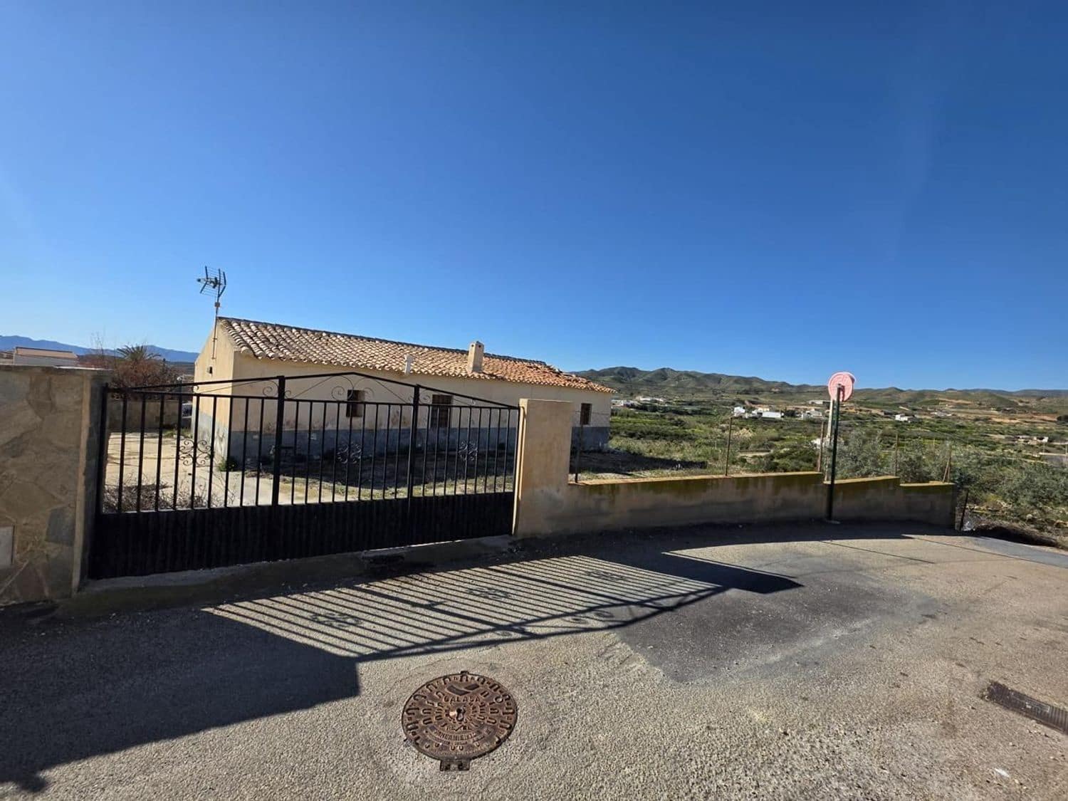 3 soverom Villa til salgs i Antas med garasje - € 90 000 (Ref: 9877482)