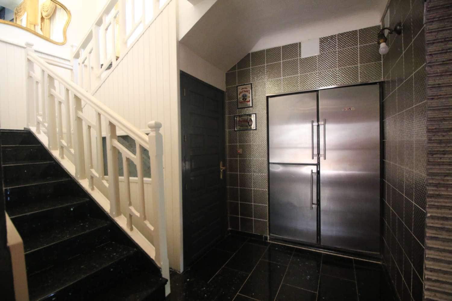 7 quarto Moradia para venda em Cuevas del Almanzora com piscina garagem - 399 000 € (Ref: 9889606)