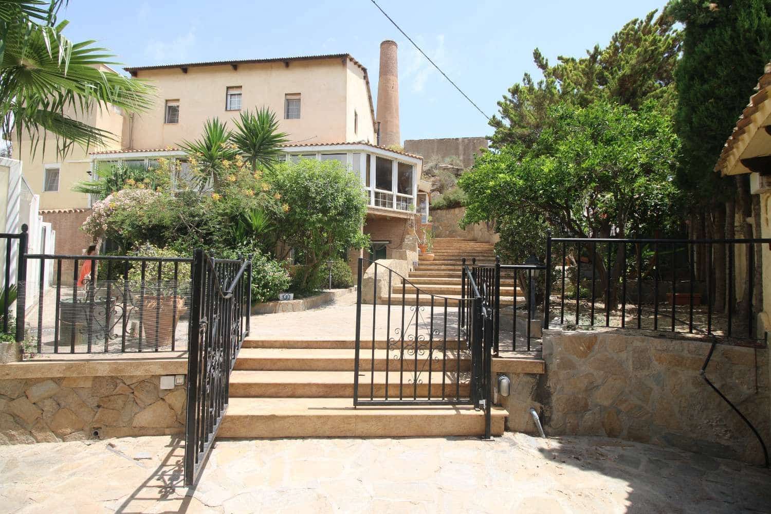 7 quarto Moradia para venda em Cuevas del Almanzora com piscina garagem - 399 000 € (Ref: 9889606)