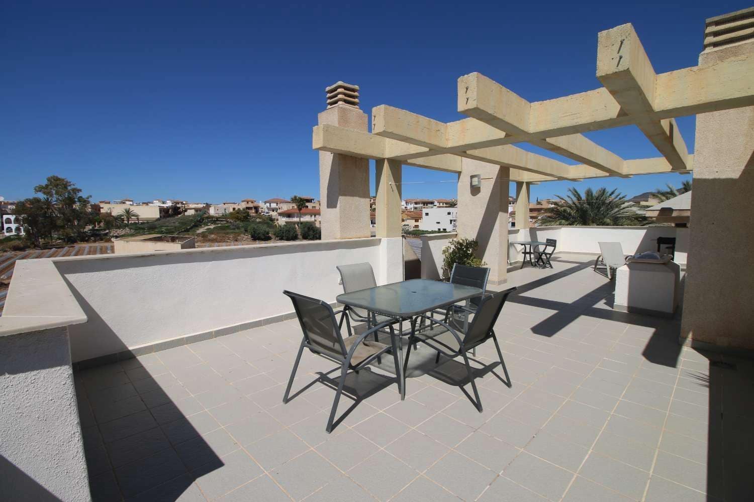 Ático de 2 habitaciones en Cuevas del Almanzora en venta con piscina garaje - 165.000 € (Ref: 9889607)