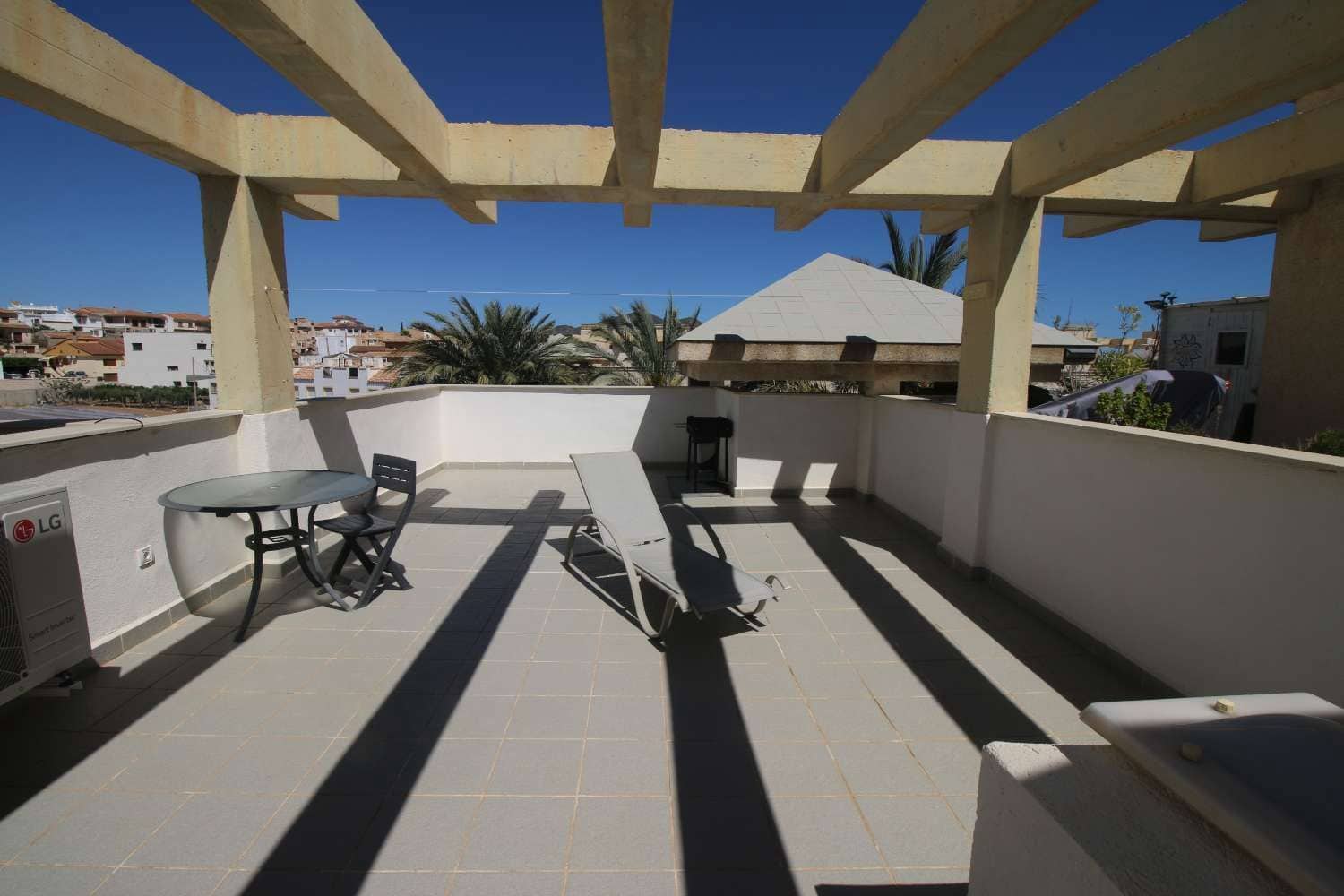 Ático de 2 habitaciones en Cuevas del Almanzora en venta con piscina garaje - 165.000 € (Ref: 9889607)