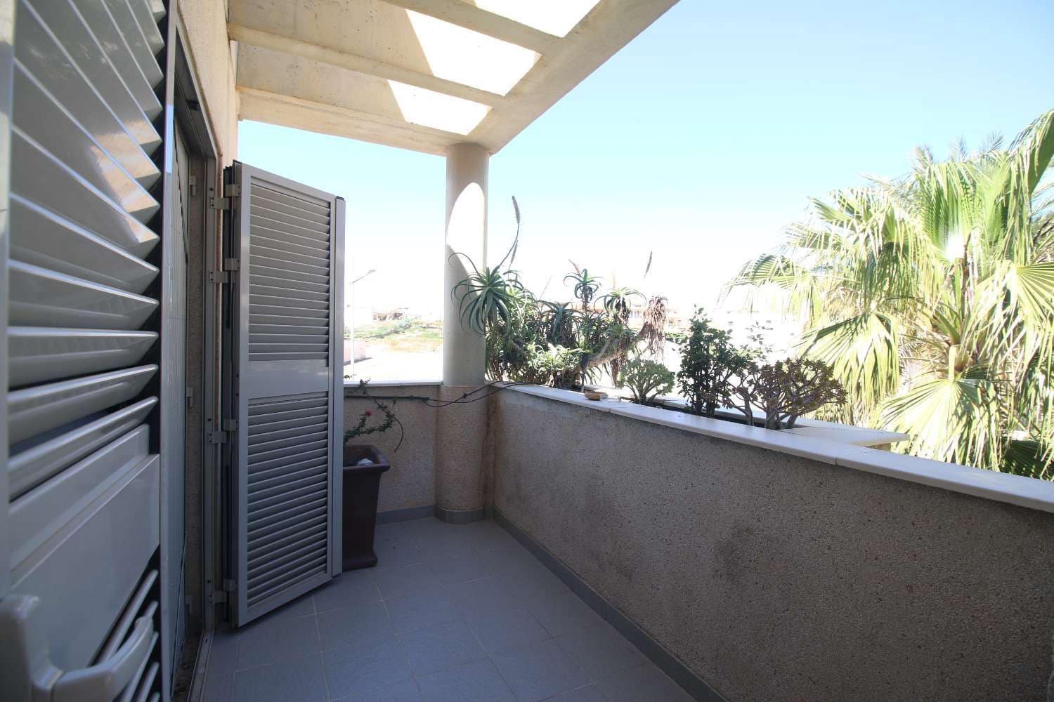 Ático de 2 habitaciones en Cuevas del Almanzora en venta con piscina garaje - 165.000 € (Ref: 9889607)