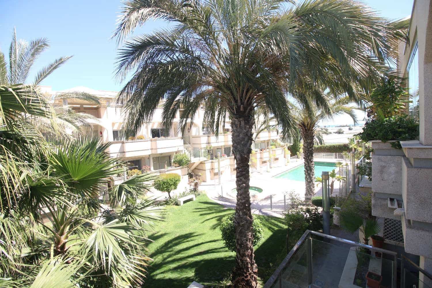 Ático de 2 habitaciones en Cuevas del Almanzora en venta con piscina garaje - 165.000 € (Ref: 9889607)