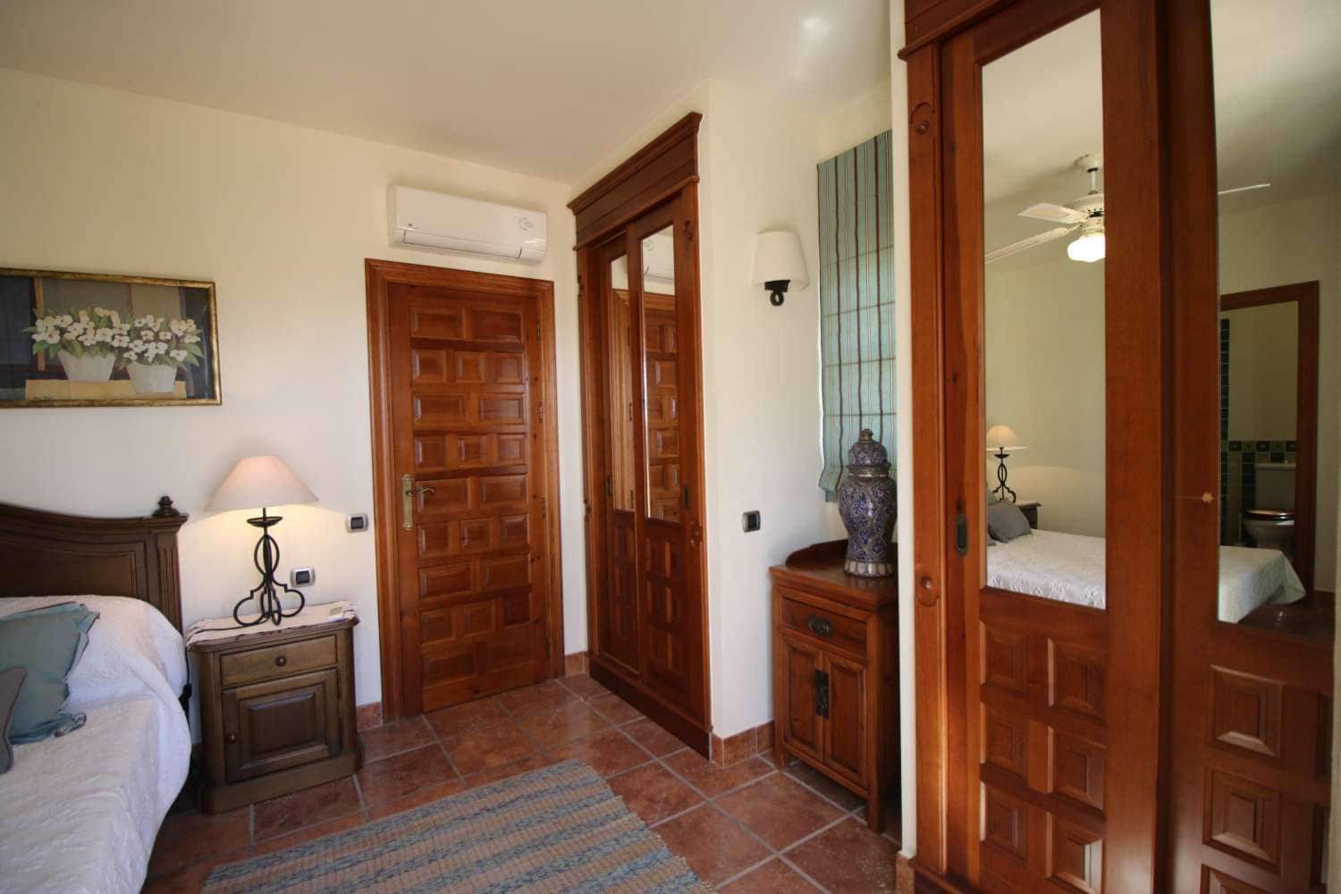 4 quarto Moradia para venda em Cuevas del Almanzora com piscina garagem - 420 000 € (Ref: 9891505)