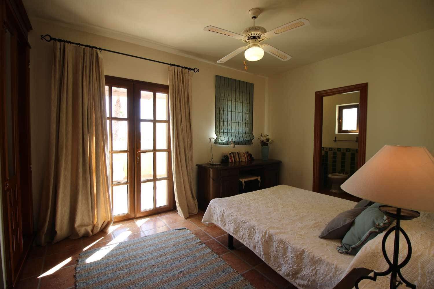 4 quarto Moradia para venda em Cuevas del Almanzora com piscina garagem - 420 000 € (Ref: 9891505)