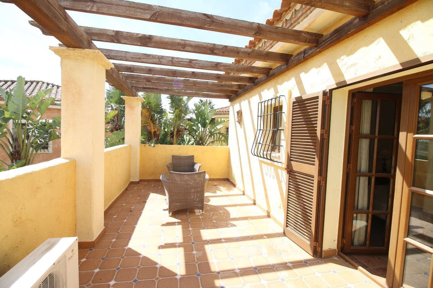 4 quarto Moradia para venda em Cuevas del Almanzora com piscina garagem - 420 000 € (Ref: 9891505)
