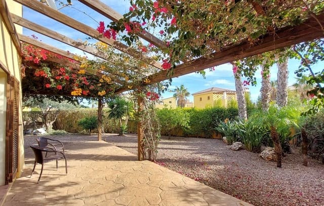4 quarto Moradia para venda em Cuevas del Almanzora com piscina garagem - 420 000 € (Ref: 9891505)