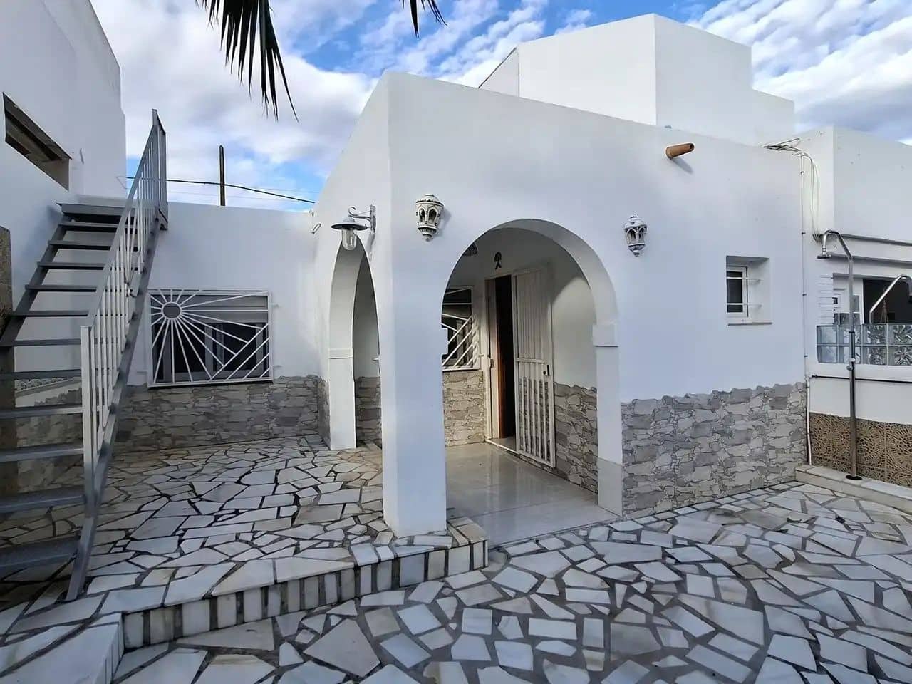 2 bedroom Villa for sale in Mojacar with garage - € 235,000 (Ref: 9897295)