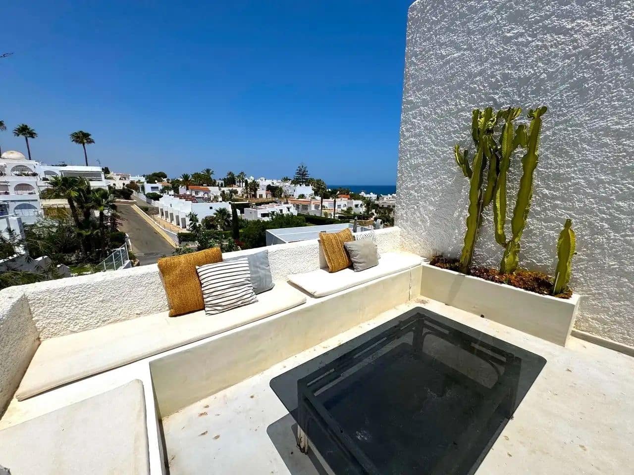 2 bedroom Villa for sale in Mojacar with pool - € 549,950 (Ref: 9897296)