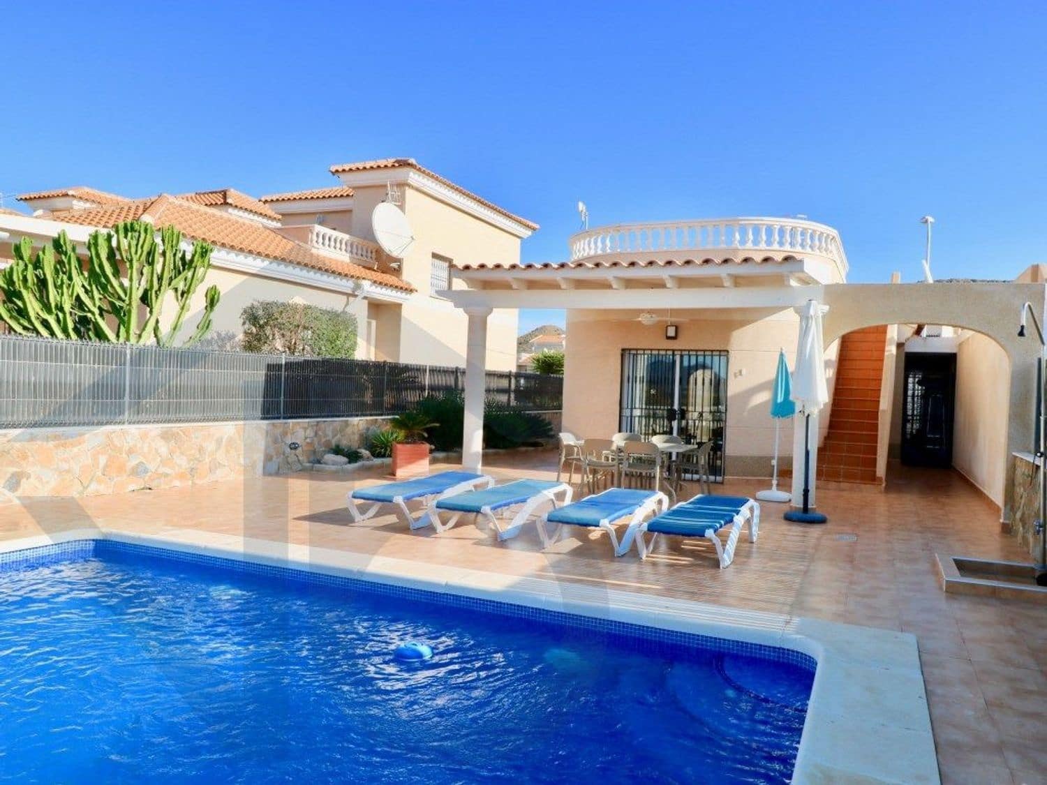 2 chambre Villa/Maison à vendre à San Juan de los Terreros avec piscine garage - 368 000 € (Ref: 9912406)