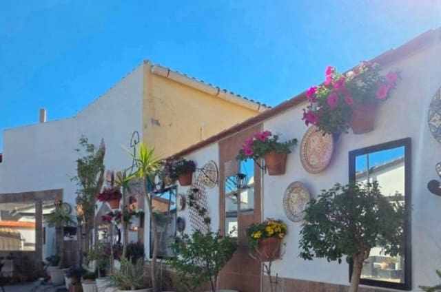 4 bedroom Villa for sale in Antas with pool garage - € 499,950 (Ref: 9944729)