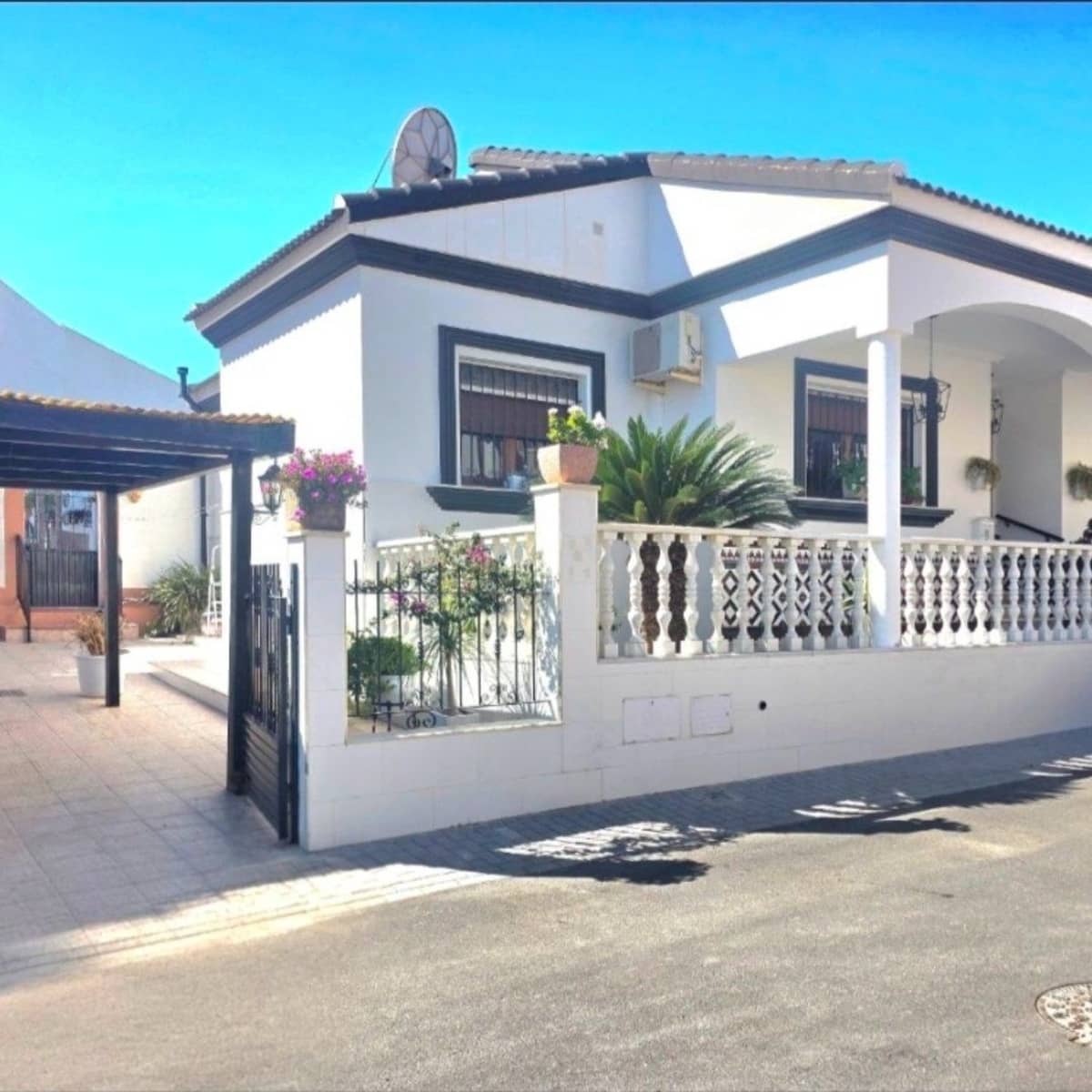 4 bedroom Villa for sale in Antas with pool garage - € 499,950 (Ref: 9944729)