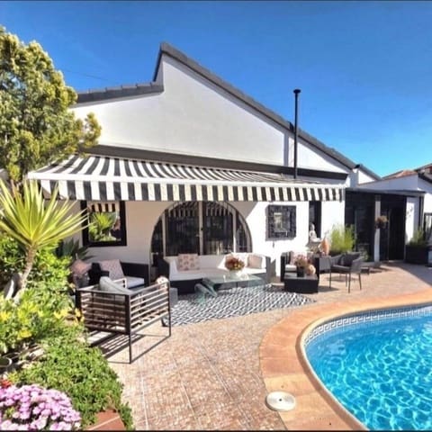 4 bedroom Villa for sale in Antas with pool garage - € 499,950 (Ref: 9944729)