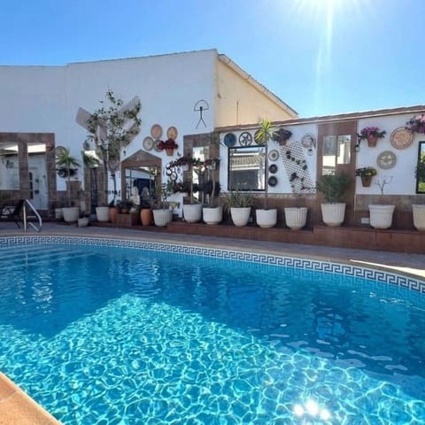 4 bedroom Villa for sale in Antas with pool garage - € 499,950 (Ref: 9944729)