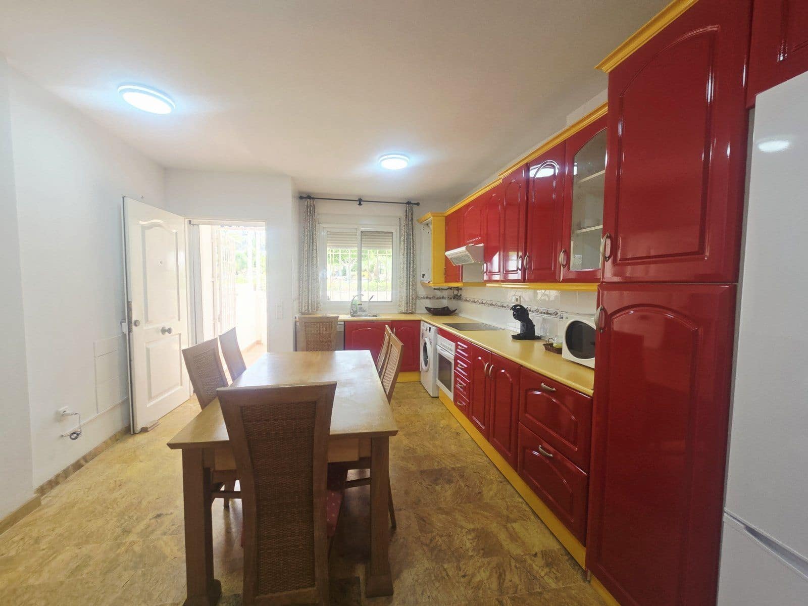 4 bedroom Flat for sale in Mojacar with pool garage - € 435,000 (Ref: 9996244)