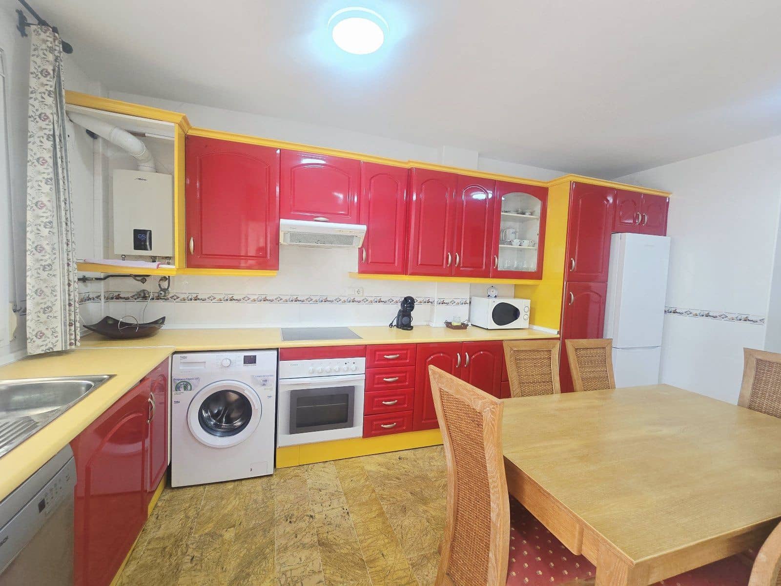 4 bedroom Flat for sale in Mojacar with pool garage - € 435,000 (Ref: 9996244)