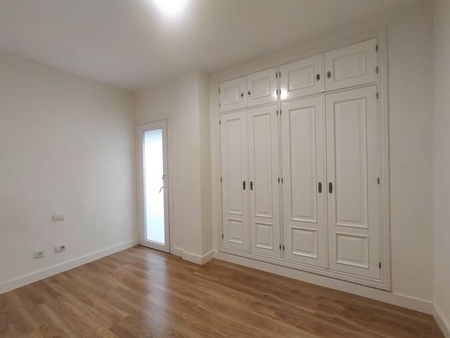 2 makuuhuone Asunto vuokrattavana paikassa Camino del Hierro, Santa Cruz de Tenerife mukana 
autotalli - 800 € (Ref: 9417428)