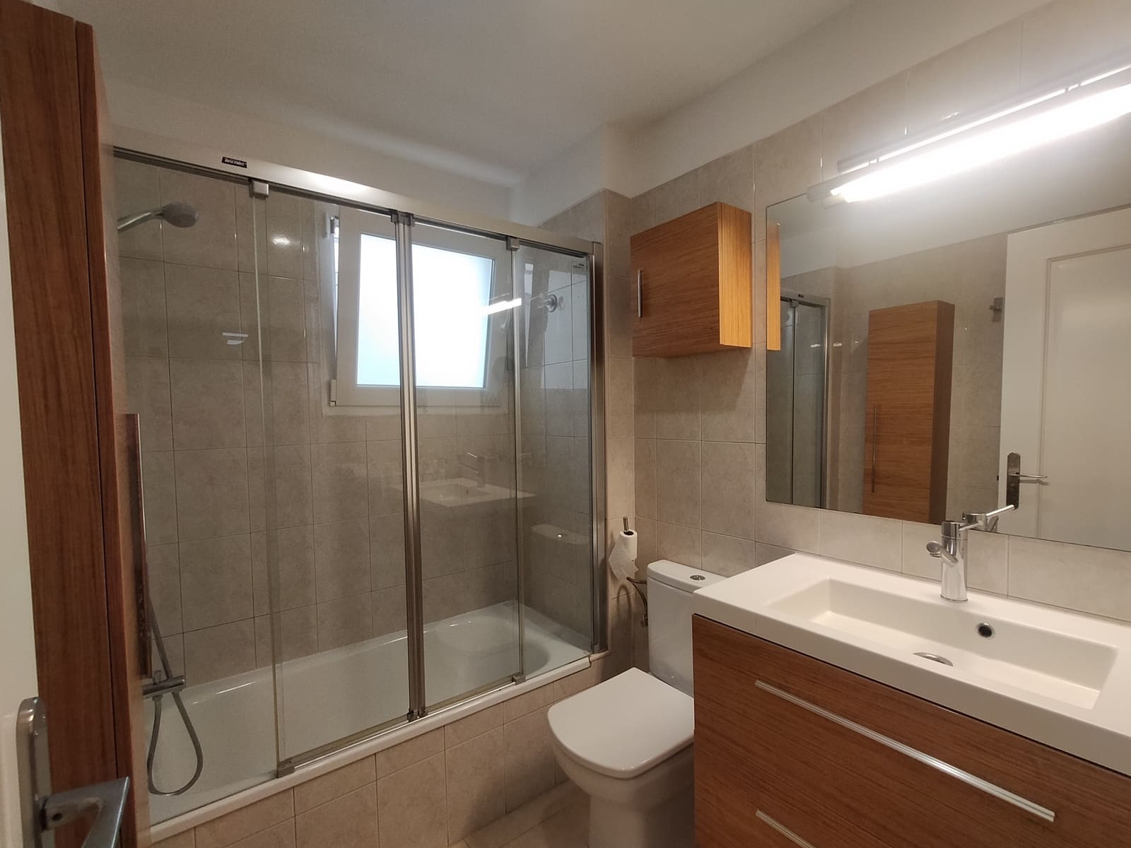 2 slaapkamer Flat te huur in Santa Cruz de Tenerife met garage - € 800 (Ref: 9417428)