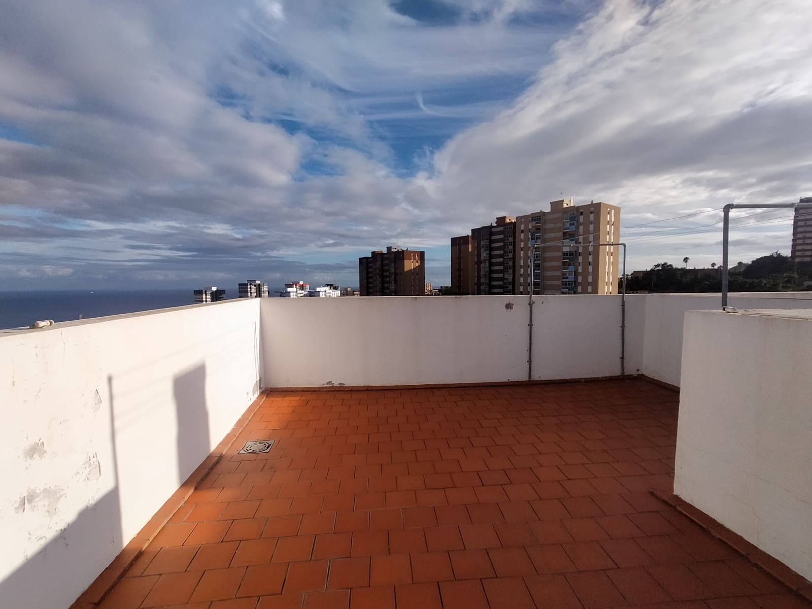 2 slaapkamer Flat te huur in Santa Cruz de Tenerife met garage - € 800 (Ref: 9417428)