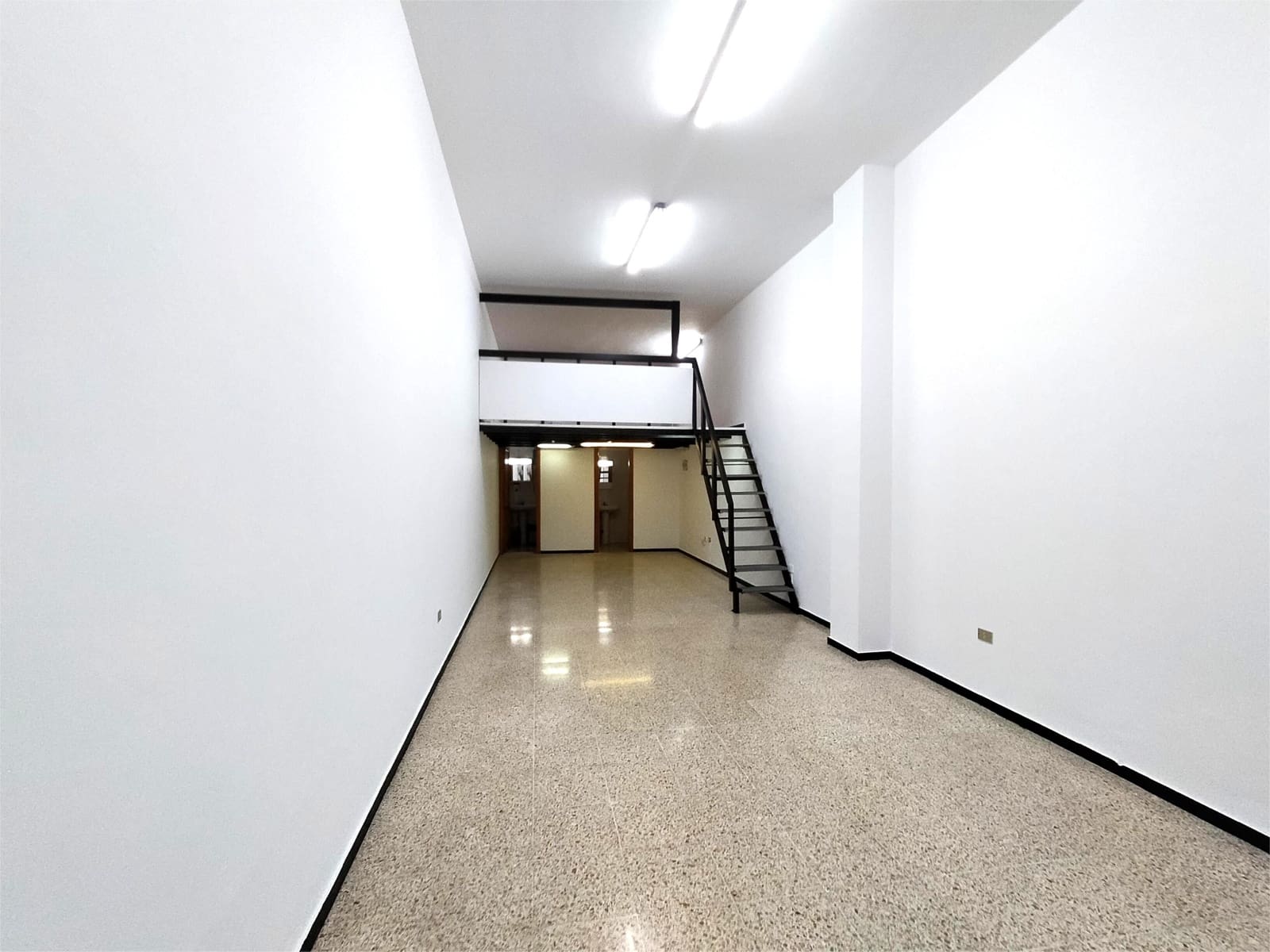 Shop for sale in Los Realejos - € 98,000 (Ref: 9920902)