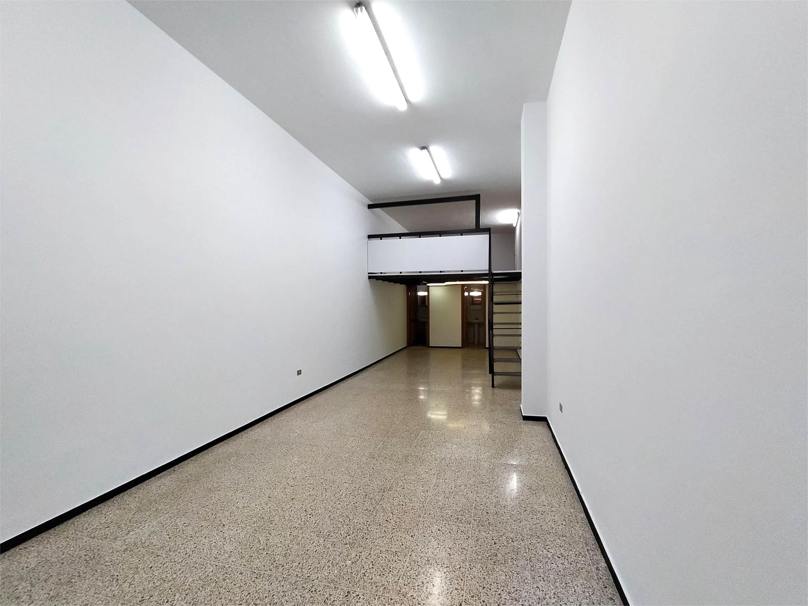 Shop for sale in Los Realejos - € 98,000 (Ref: 9920902)
